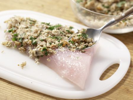 Zanderfilet mit Pilzkruste Zubereitung Schritt 10 Zanderfilet mit Pilzkruste Zubereitung Schritt 10