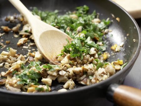 Zanderfilet mit Pilzkruste Zubereitung Schritt 3 Zanderfilet mit Pilzkruste Zubereitung Schritt 3