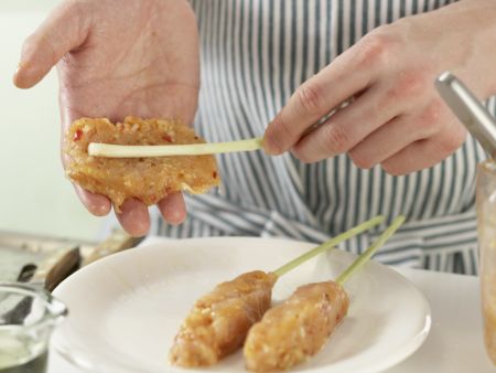 Zitronengras-Hähnchen-Spieße Zubereitung Schritt 7 Zitronengras-Hähnchen-Spieße Zubereitung Schritt 7