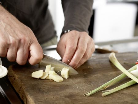 Zitronengrassuppe Zubereitung Schritt 2 Zitronengrassuppe Zubereitung Schritt 2