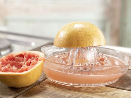 Zitrus-Gurken-Bowle Zubereitung Schritt 2 Zitrus-Gurken-Bowle Zubereitung Schritt 2