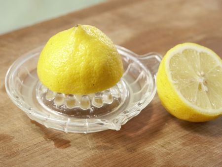 Zitrusfrüchte in Gewürzsirup Zubereitung Schritt 1 Zitrusfrüchte in Gewürzsirup Zubereitung Schritt 1