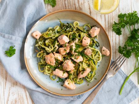 Zoodles mit Lachs