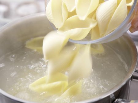 Zucchini-Pilz-Pasta Zubereitung Schritt 4 Zucchini-Pilz-Pasta Zubereitung Schritt 4