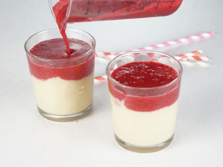 Zweifarbiger Kirsch-Bananen-Smoothie Zubereitung Schritt 2 Zweifarbiger Kirsch-Bananen-Smoothie Zubereitung Schritt 2