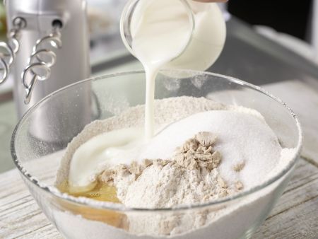 Zwetschgenkuchen Zubereitung Schritt 2 Zwetschgenkuchen Zubereitung Schritt 2