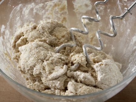 Zwiebelkuchen mit Thymian Zubereitung Schritt 5 Zwiebelkuchen mit Thymian Zubereitung Schritt 5