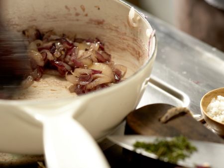 Zwiebelsuppe Zubereitung Schritt 4 Zwiebelsuppe Zubereitung Schritt 4