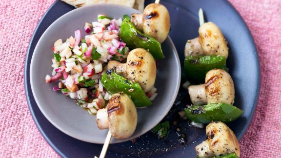 Champignonspieße mit Apfel-Salsa