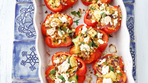 Gefüllte Paprika mit Zucchini und Feta
