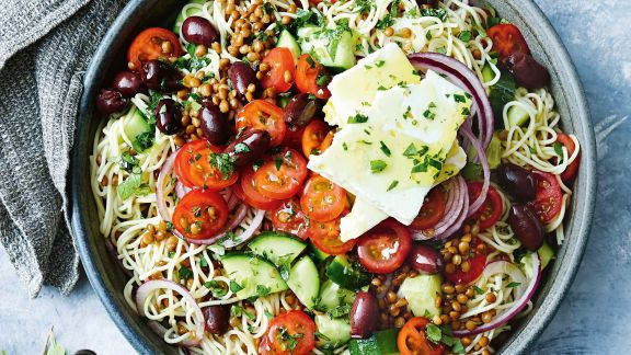 Griechischer Nudelsalat mit Feta