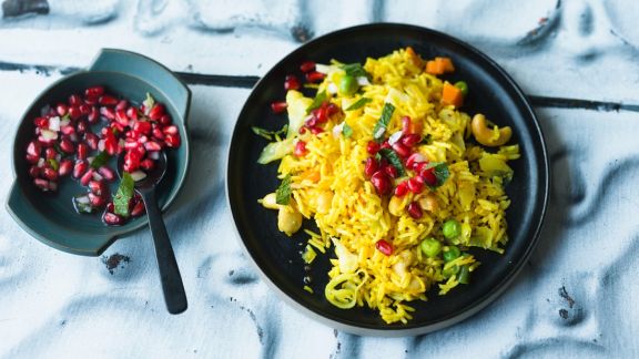 Basmatireis mit Kurkuma und Granatapfel