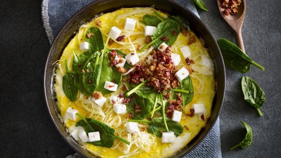 Omelett mit Käse und Gemüse