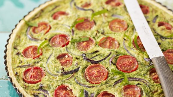 Bärlauch-Quiche mit Tomaten