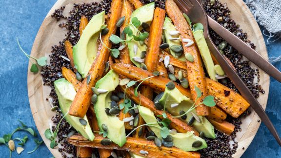 Quinoa-Salat mit Avocado