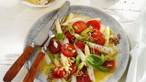 Tomaten-Spargel-Salat