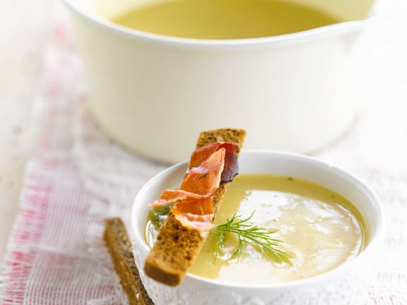 Cremige Kartoffelsuppe mit Speck Rezept | EAT SMARTER