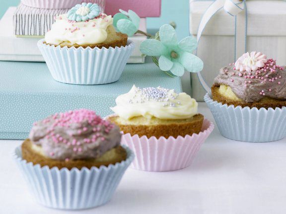 Cupcakes mit Vanille- und Schokotopping