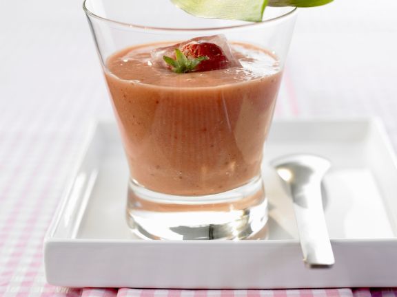 Erdbeer-Smoothie mit Ananas Erdbeer-Smoothie mit Ananas