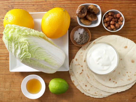 Fruchtige Chinakohl-Wraps