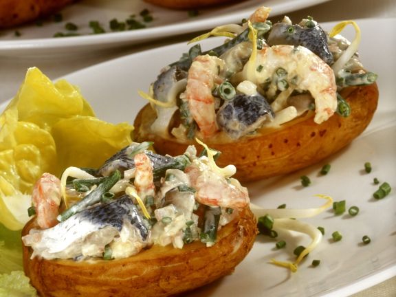 Gefullte Ofenkartoffeln Mit Herings Shrimpssalat Rezept Eat Smarter