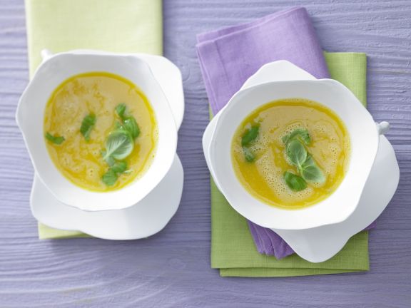 Möhren-Aprikosen-Suppe mit Chili und Honig