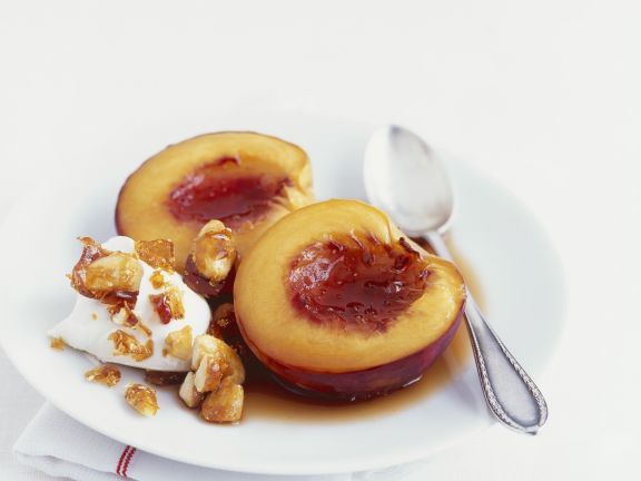 Gebackene Nektarine mit Mascarponecreme