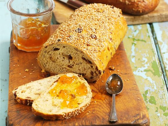 Früchtebrot mit Sesam