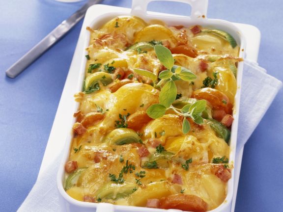 Kartoffel-Tomaten-Gratin mit Rucola Rezept | EAT SMARTER