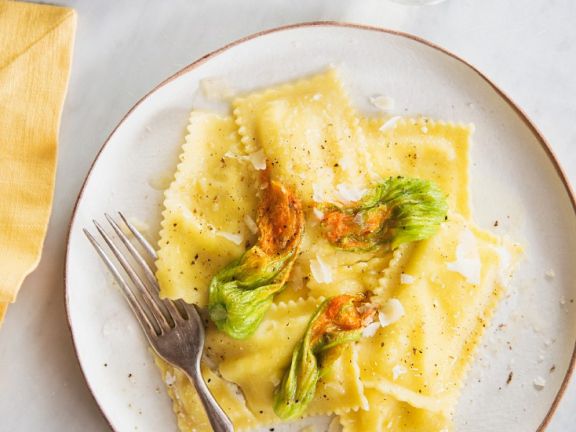 Kurbis Ravioli Mit Salbeibutter Rezept Eat Smarter