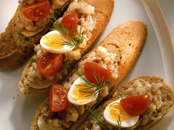 Matjes Bruschette Mit Ei Und Tomaten Rezept Eat Smarter 