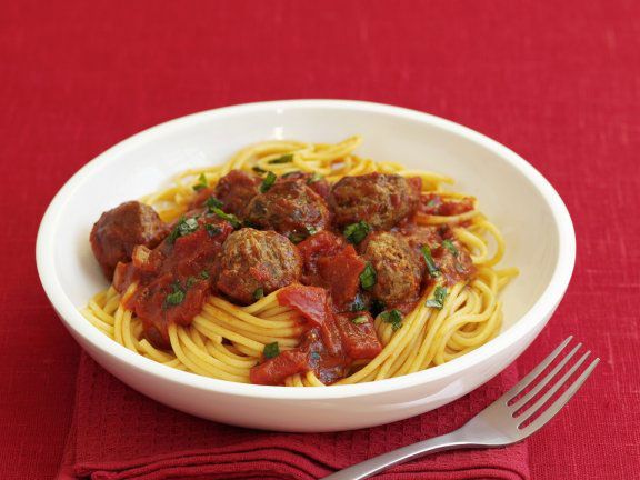 Spaghetti mit Hackbällchen und Tomatensauce
