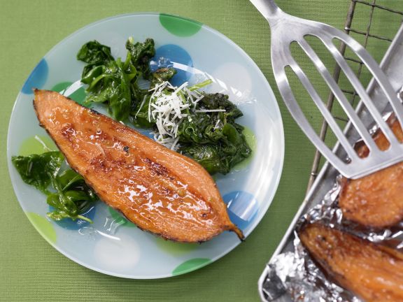 Süßkartoffeln mit Spinatsalat