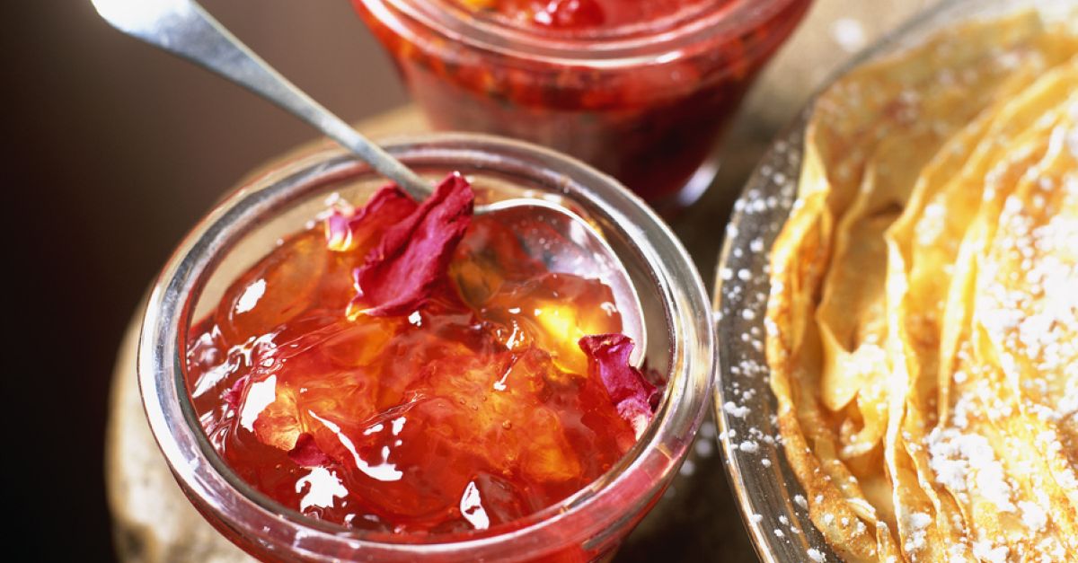 Apfel-Rosen-Marmelade Rezept | EAT SMARTER