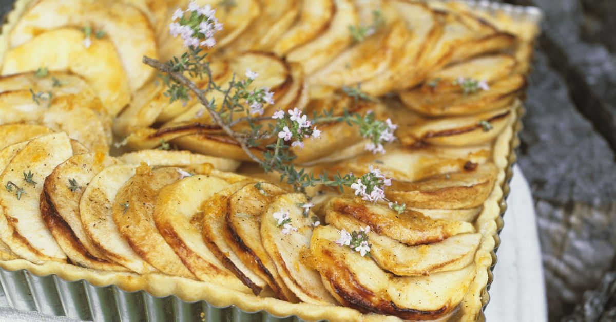 Apfel-Thymian-Tarte Rezept | EAT SMARTER