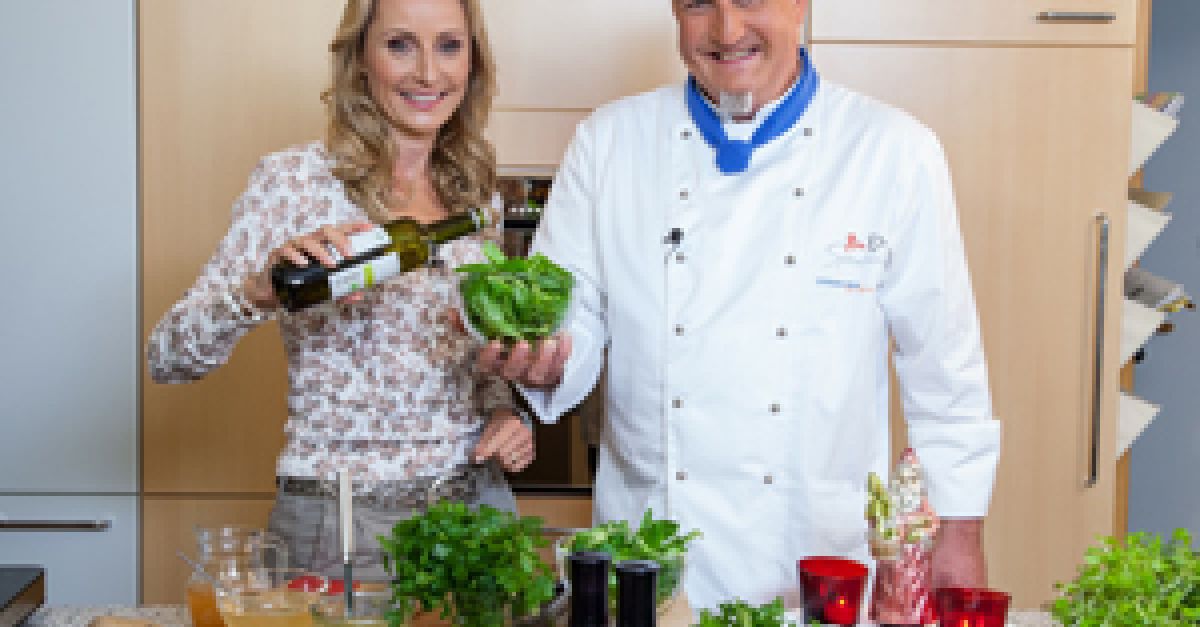 Alexa Iwan und Christopher Hinze kochen &amp;quot;Geschmorte Rinderhüfte&amp;quot; | EAT ...
