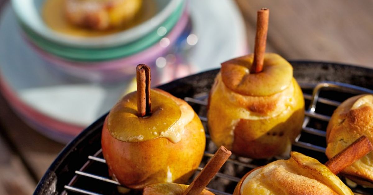 Bratapfel vom Grill Rezept | EAT SMARTER