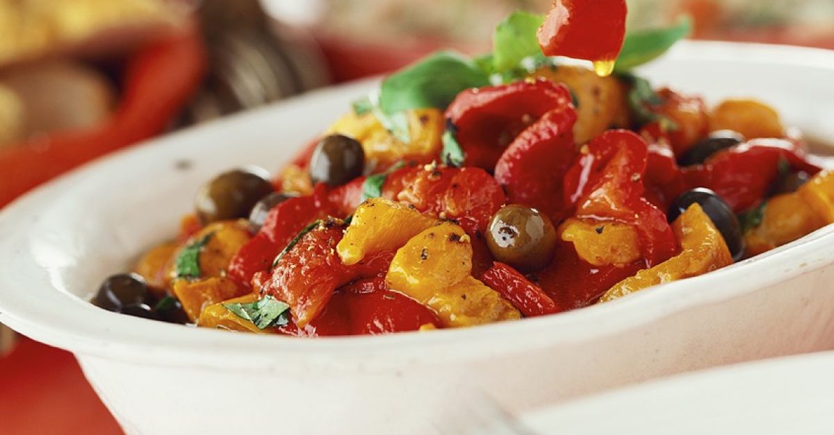 Bunter Paprikasalat Rezept | EAT SMARTER