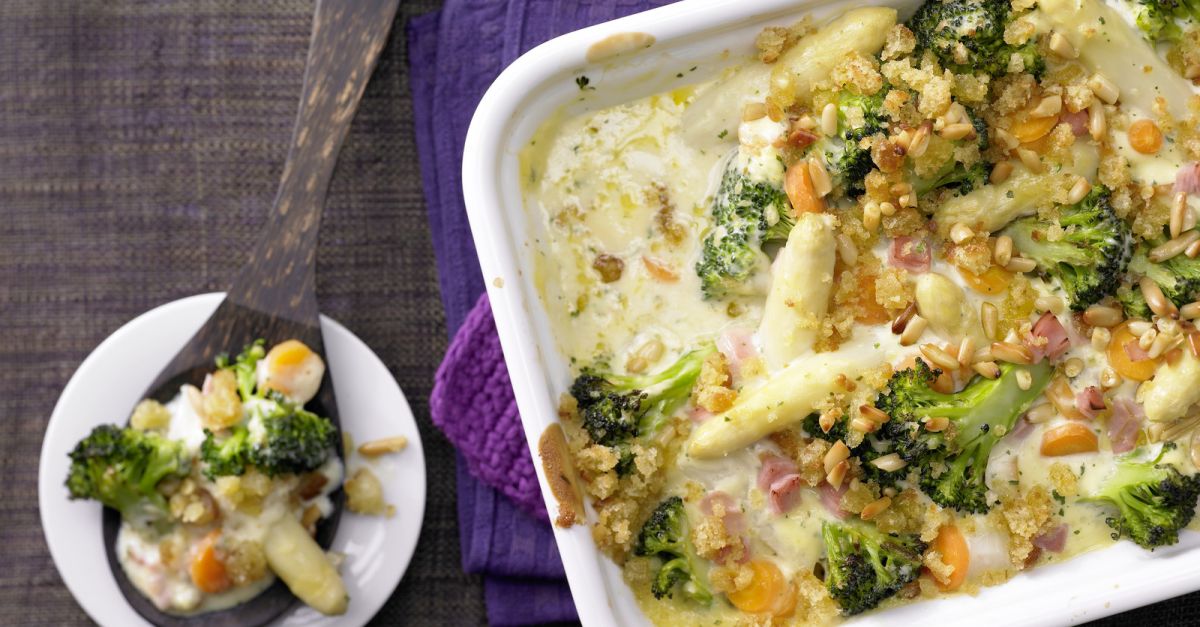 Buntes Spargel-Gratin mit Knusperhaube Rezept | EAT SMARTER