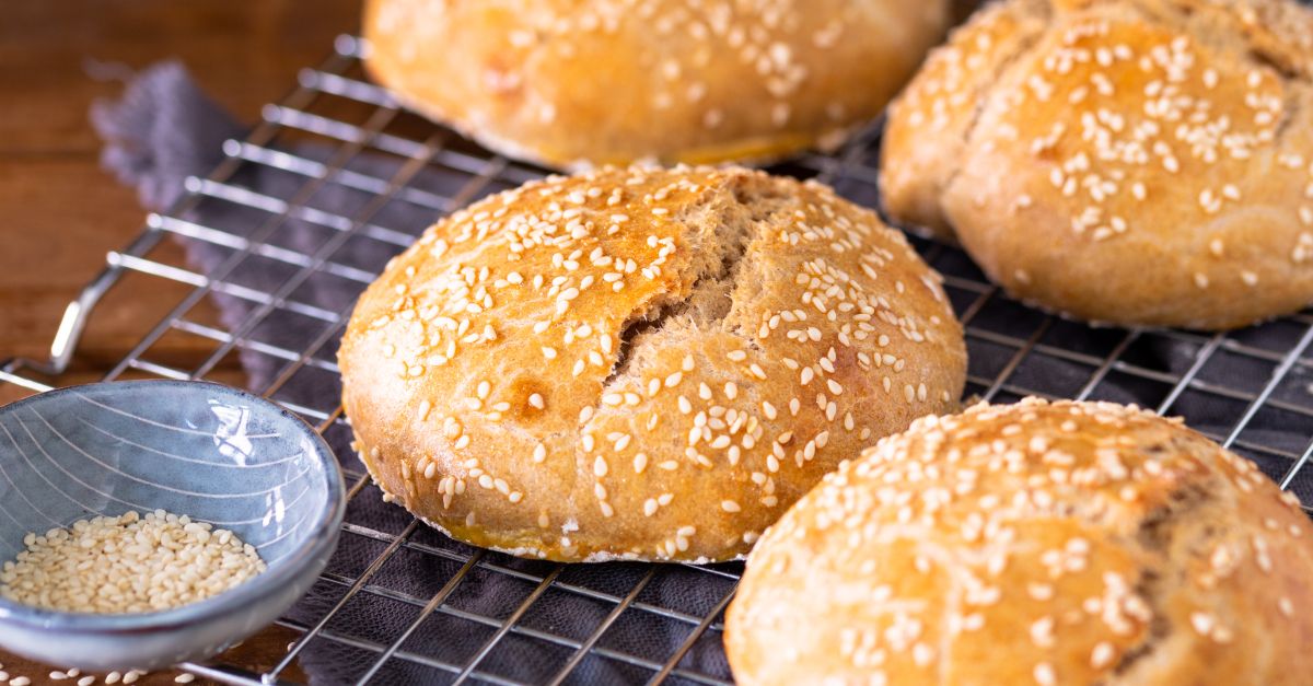 BurgerBuns mit Sauerteig Rezept EAT SMARTER