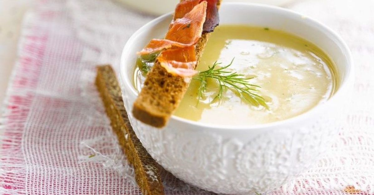 Cremige Kartoffelsuppe mit Speck: warmes Abendessen Rezept | EAT SMARTER