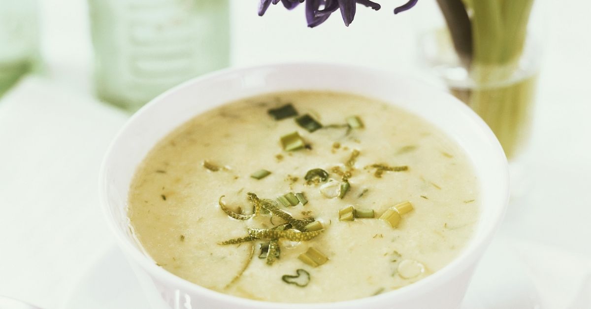 Cremige Lauchsuppe mit Kräutern Rezept | EAT SMARTER