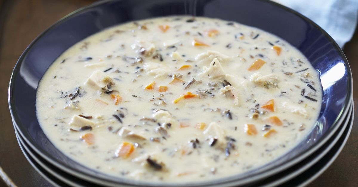 Cremige Putensuppe mit Wildreis Rezept | EAT SMARTER