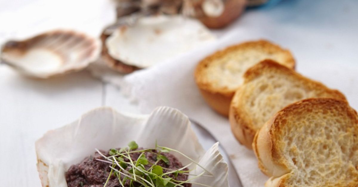 Crostini mit Olivenpaste Rezept | EAT SMARTER