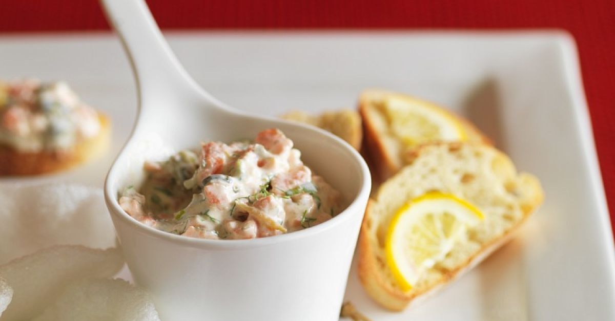 Dip mit Lachs, Kapern und Dill Rezept EAT SMARTER