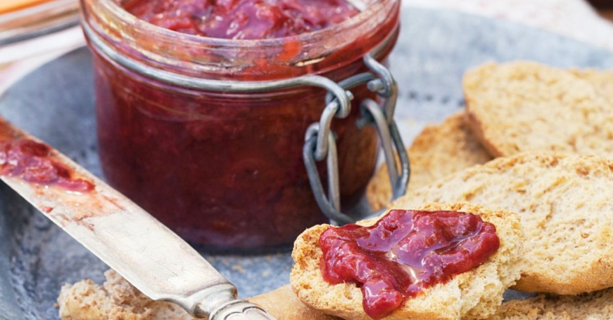 Erdbeer-Balsamico-Marmelade Rezept | EAT SMARTER Erdbeer-Balsamico-Marmelade Rezept | EAT SMARTER