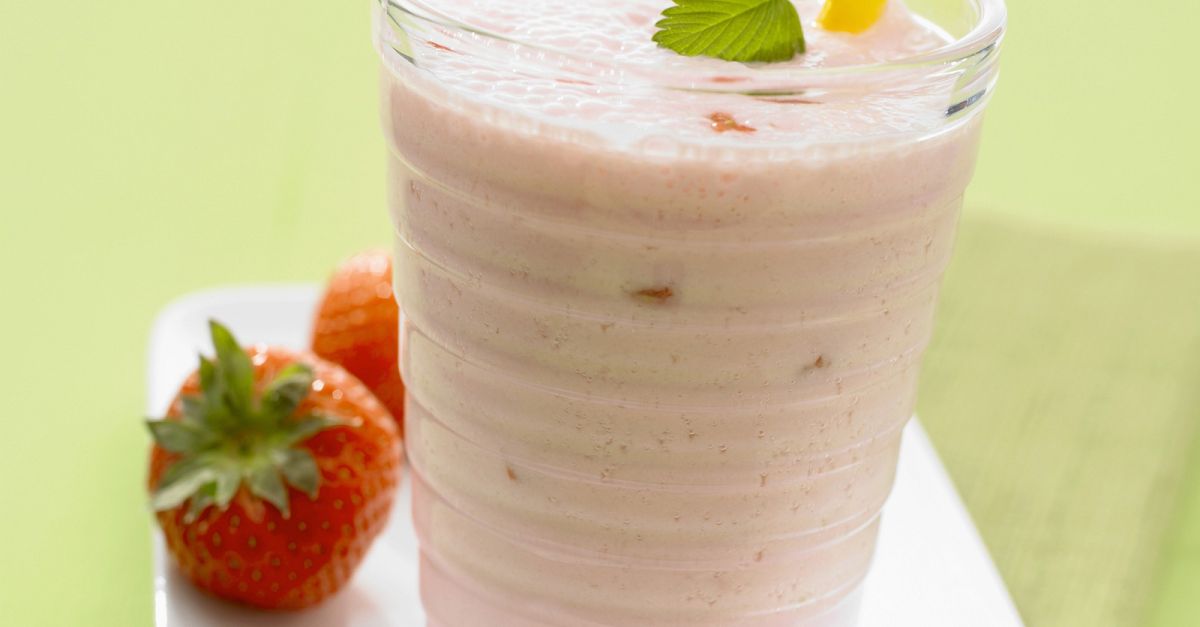 Erdbeermilch Rezept | EAT SMARTER