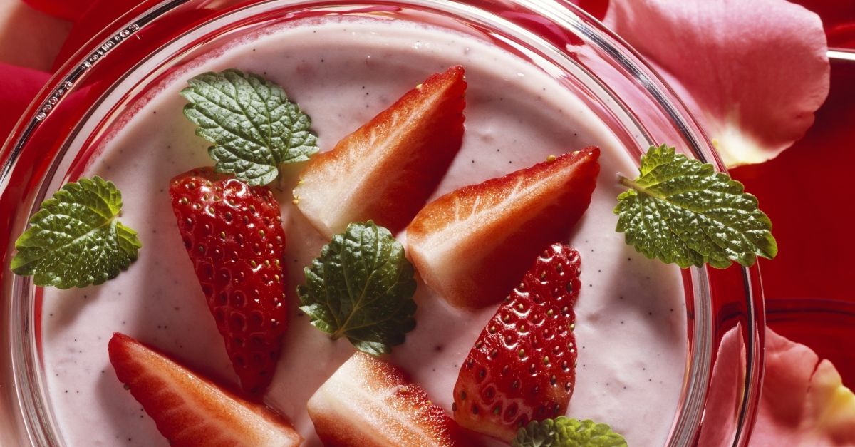 Erdbeerquark mit Joghurt Rezept | EAT SMARTER Erdbeerquark mit Joghurt Rezept | EAT SMARTER
