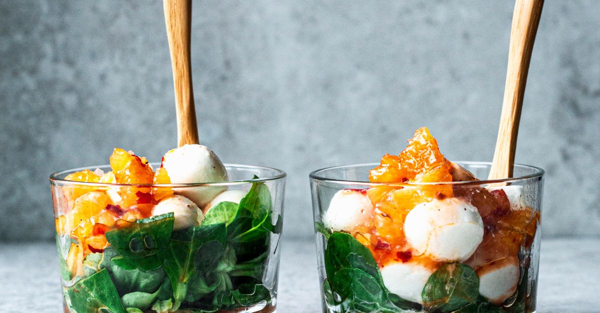 Feldsalat mit Orangen und Mozzarella Rezept | EAT SMARTER