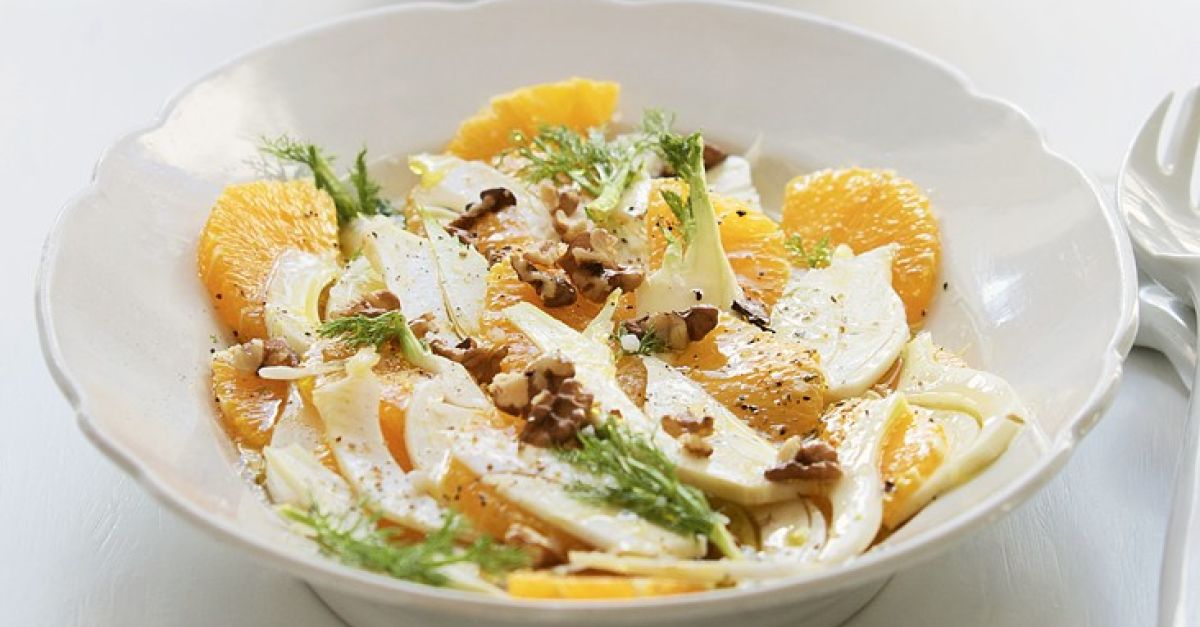 Fenchelsalat mit Orangen und Walnüssen Rezept | EAT SMARTER